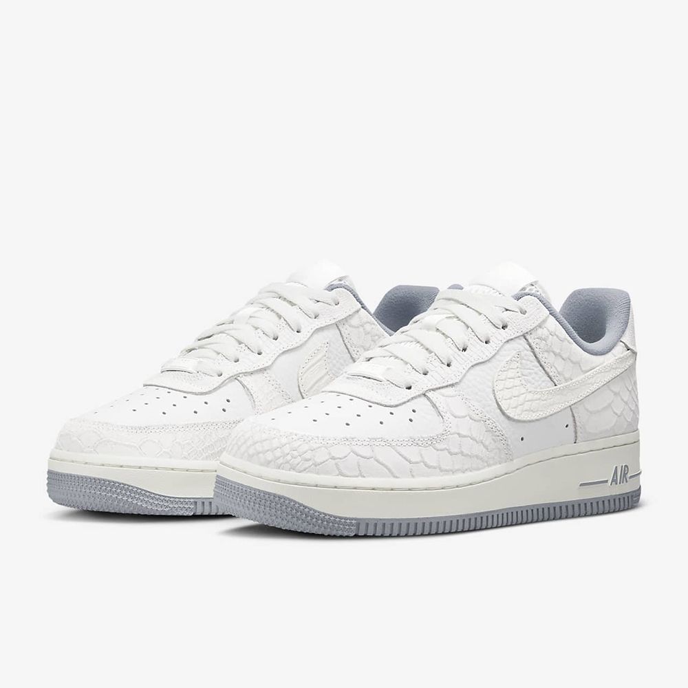  【NIKE】WMNS NIKE AIR FORCE 1 07 女鞋 休閒鞋 白色-DX2678100