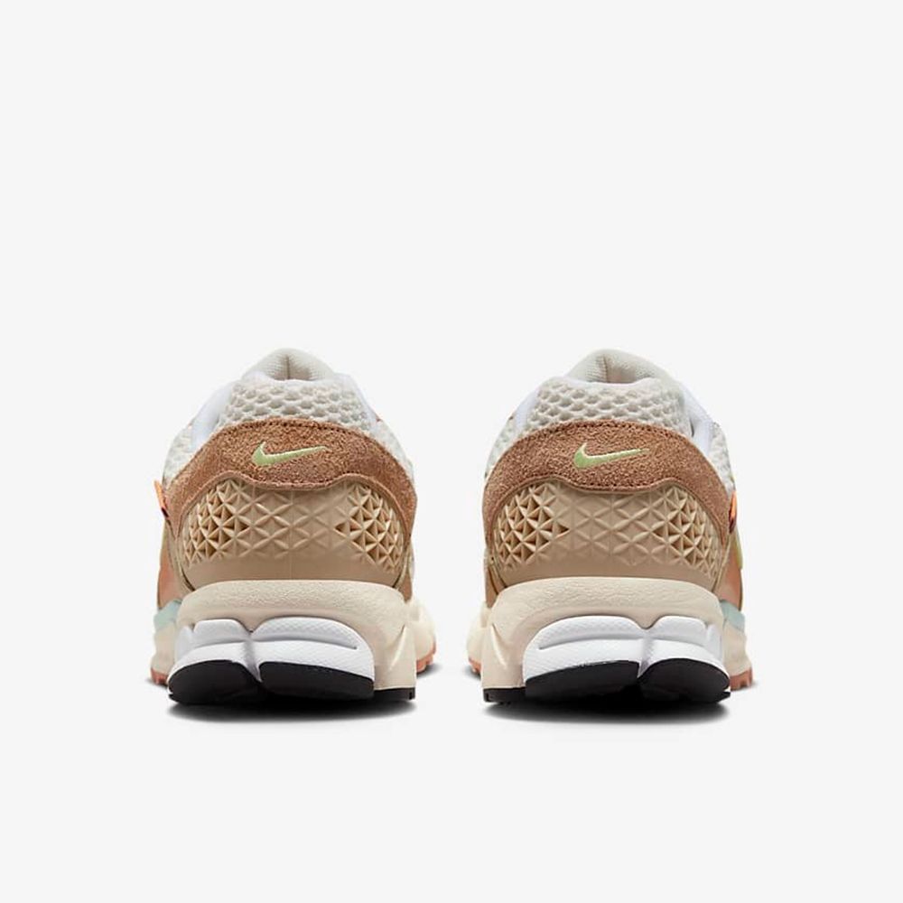 NIKE 耐吉 ZOOM VOMERO 5 男 復古運動鞋-FN8889181