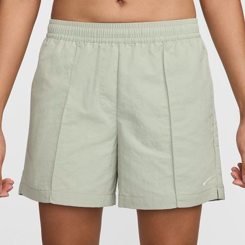 【NIKE】AS W NSW ESSNTL MR 5IN WVN SHR 女 短褲 綠色-FV6623370