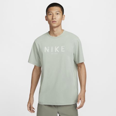 NIKE 耐吉 【NIKE】AS M NK DF UV HYVERSE SS ITS 男 短袖上衣 綠色-HJ7008370