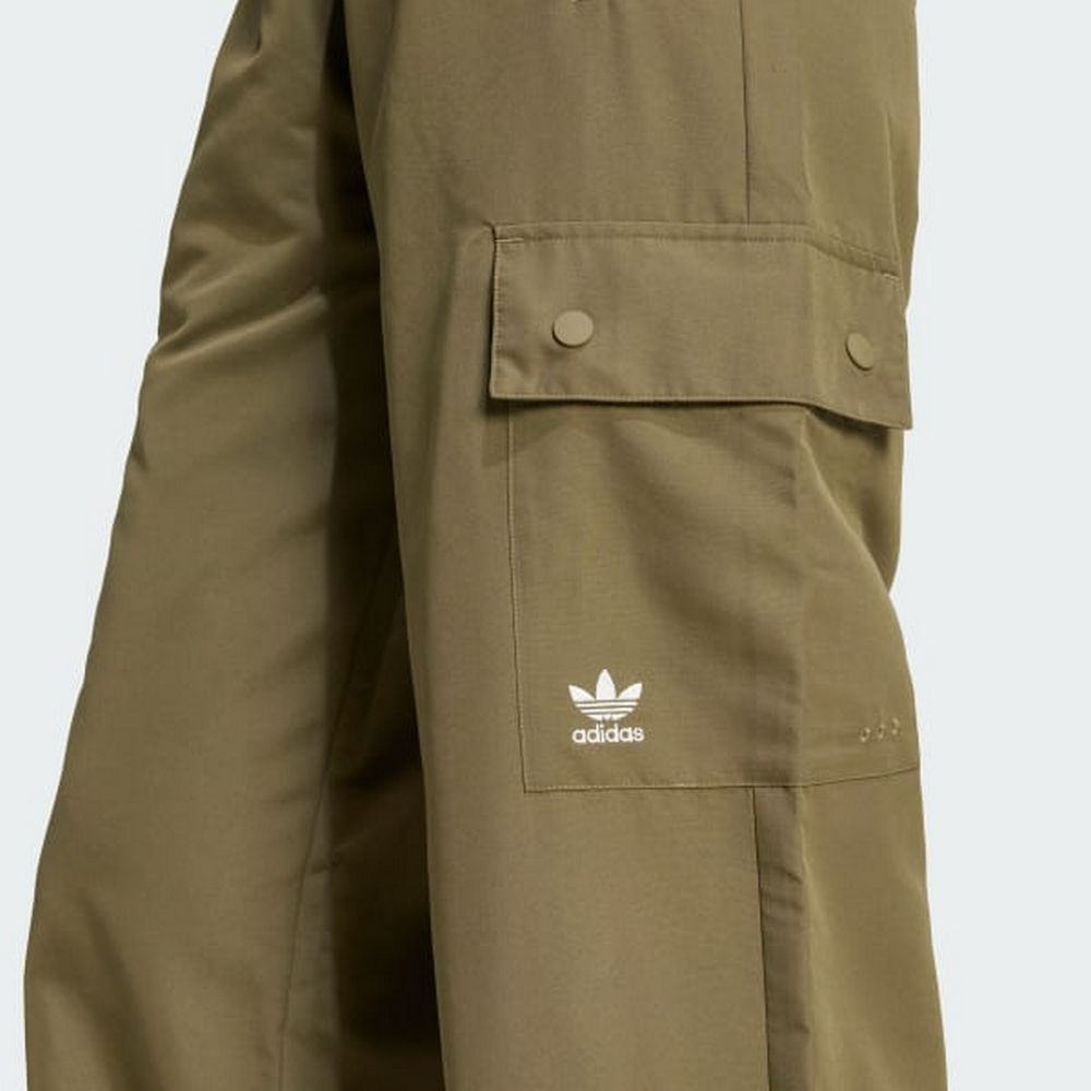 ADIDAS 愛迪達 【ADIDAS】ESS WOVEN CARGO 長褲 女 綠色-IX9972