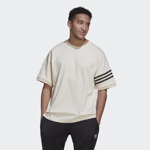 ADIDAS 愛迪達 【ADIDAS】NEW C TEE 短袖上衣 男 米白色-HM1874