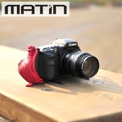 韓國製造馬田Matin真皮腕帶M-7371(小底座附支架且不易卡電池蓋電池座)頭層羊皮大號腕帶大型手帶適翻轉LCD螢幕單反相機手腕帶相機手帶數位相機手腕帶