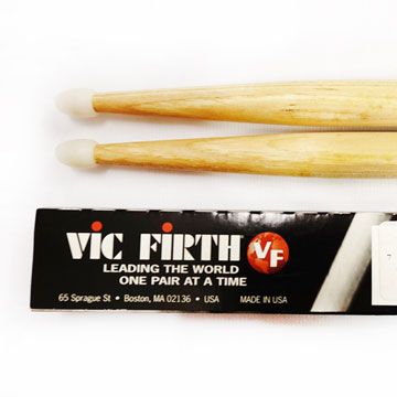 Vic Firth  5AN 尼龍頭胡桃木鼓棒 聲音顆粒跟PUNCH也會 更加明顯