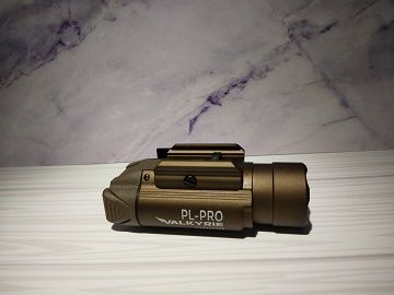 PSK Olight PL PRO 槍燈 限量砂色版 1500流明 射程280米 生存遊戲 老鼠尾 (含老鼠尾)