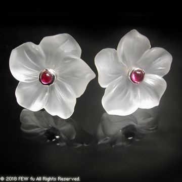 【FEW fu】《花心－天然紅寶石鑲白水晶花瓣》18K金耳環