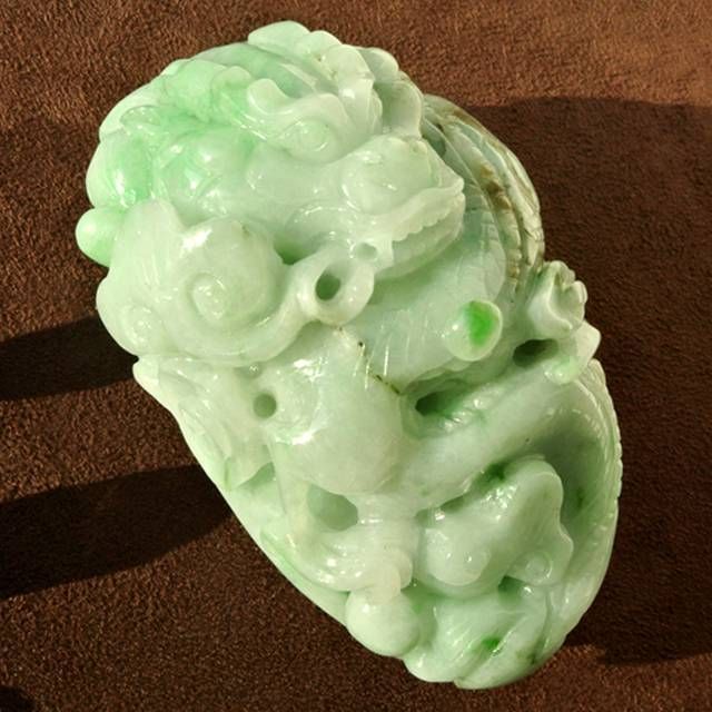 Gemdealler Jewellery 晉佳珠寶   龍騰如意飛黃騰達 天然緬甸A貨 厚實豆青翡翠