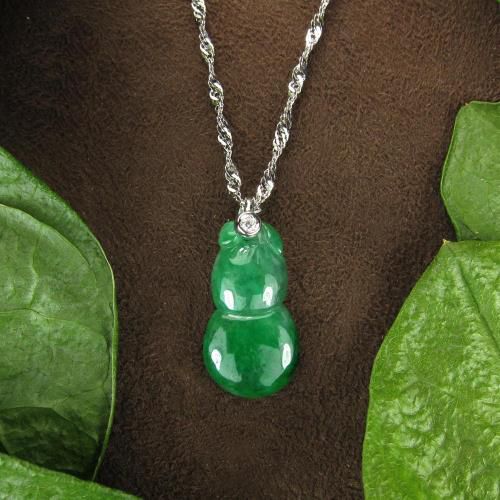 Gemdealler Jewellery 晉佳珠寶   天然緬甸A貨翡翠葫蘆 K金鑽石墜飾