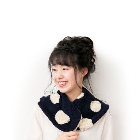 日本AUBE 普普風鈕扣式絨毛圍巾披肩