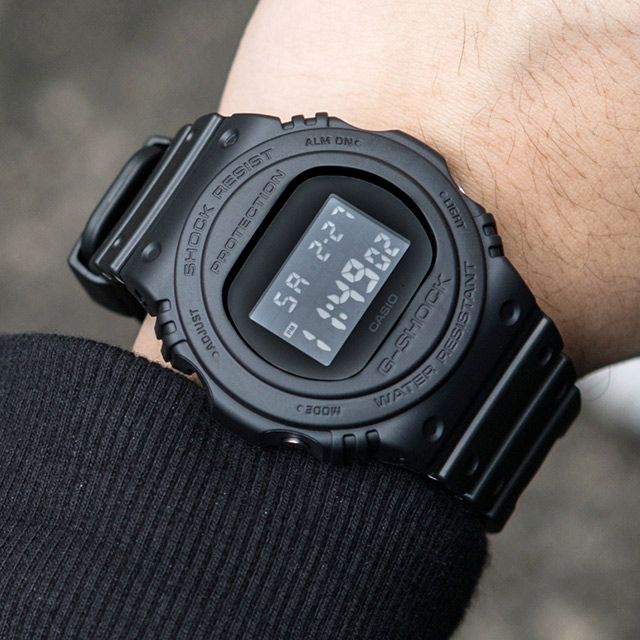 G-SHOCK 經典復刻潮流腕錶(DW-5750E-1BDR) - PChome 24h購物
