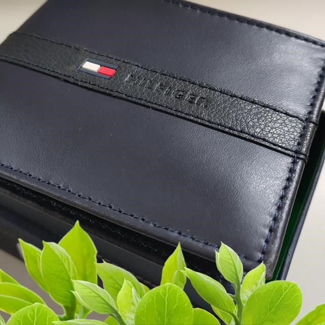 Tommy Hilfiger 男皮夾 短夾 牛皮夾 中標設計 多卡夾 獨立卡夾 大鈔夾 品牌盒裝 藍色