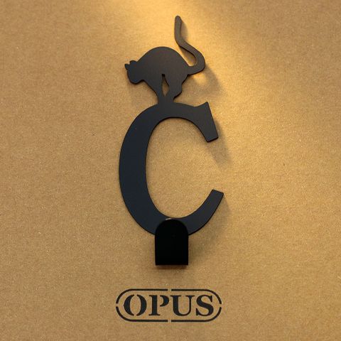 OPUS 東齊金工 歐式鐵藝-壁飾掛勾《當貓咪遇上字母C》經典黑