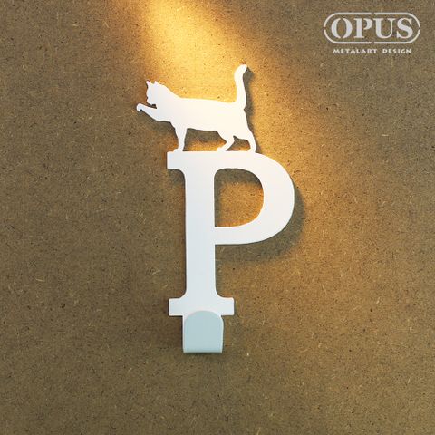 OPUS 東齊金工 壁飾免釘無痕掛勾《當貓咪遇上字母P》優雅白