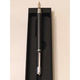 TOMBOW 蜻蜓 【明星系列唯一鋼筆作品】日本  ZOOM 101 限量碳纖維鋼筆-F尖 限量售完即止