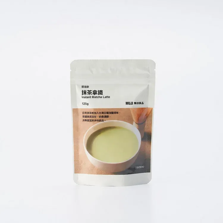 即溶飲抹茶拿鐵Instant Matcha Latte125gMUJI 無印良品日本抹茶粉加入台灣味茶微苦回甘、奶香濃醇冷熱皆宜的冲泡飲品。