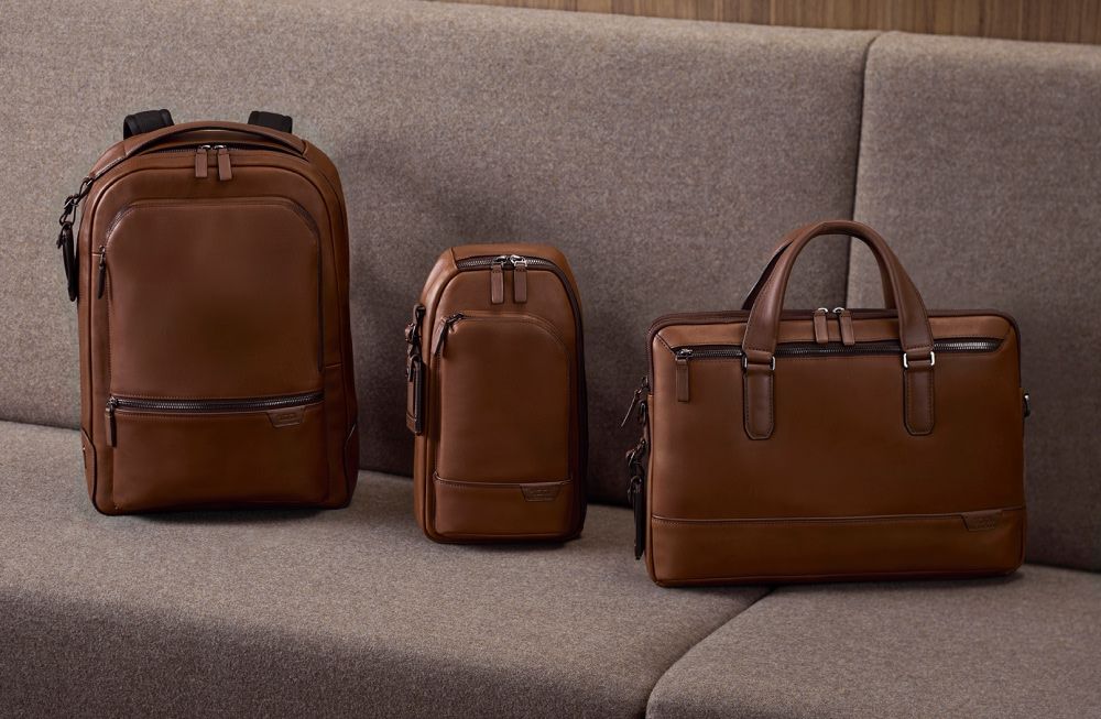 TUMI 雙色皮革公事包 正面展示